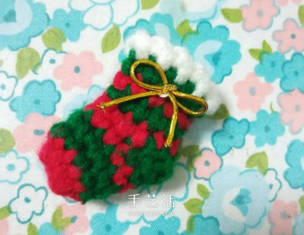 Children are essential for Christmas! How to crochet beautiful Christmas socks