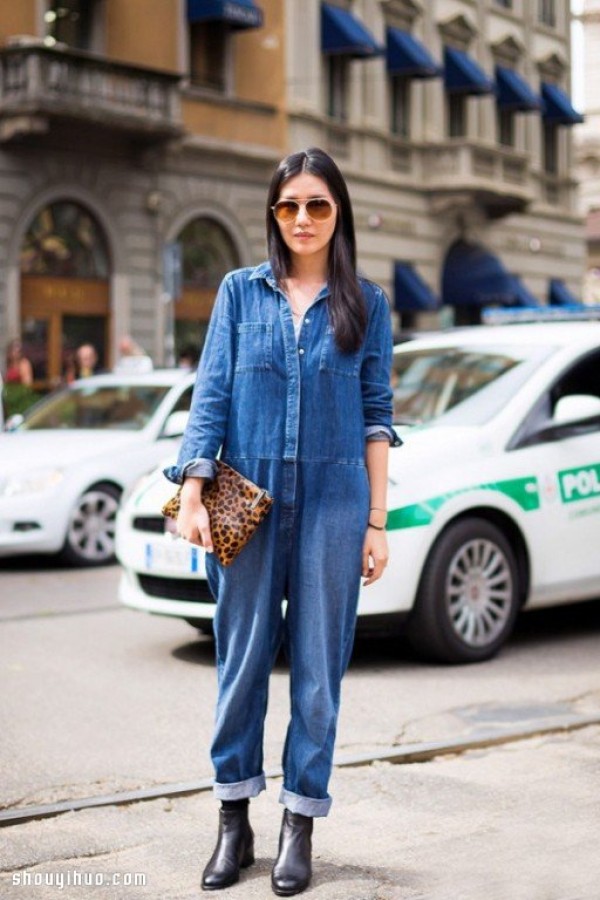 Street photography experts personally demonstrate 25 denim styling techniques