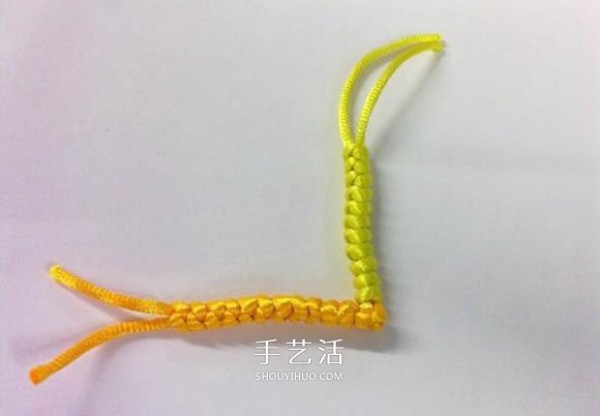 How to knit heart-shaped concentric knots and illustrate the knitting method of Valentines Day hearts