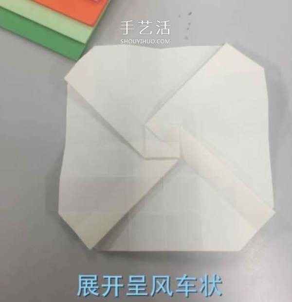 Illustrations of how to fold Huaxins improved version of Kawasaki roses are suitable for beginners