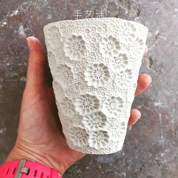 Amazing hand-made ceramic sculptures imitating the textures of aquatic life