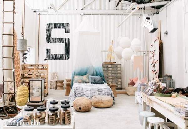 The warehouse was converted into a home store design that makes people forget to leave