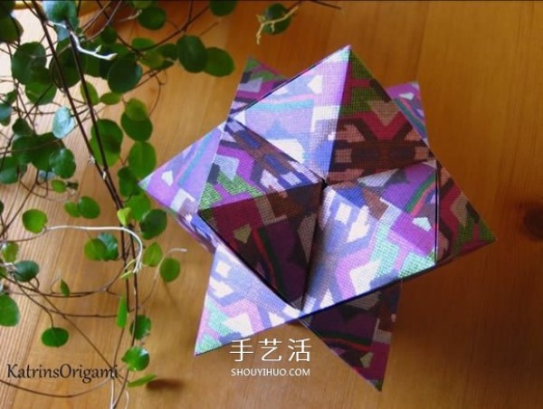 How to make bouquets from paper and folding steps for three-dimensional stars