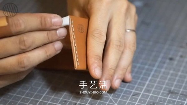 Detailed steps for making a homemade mens bi-fold leather wallet