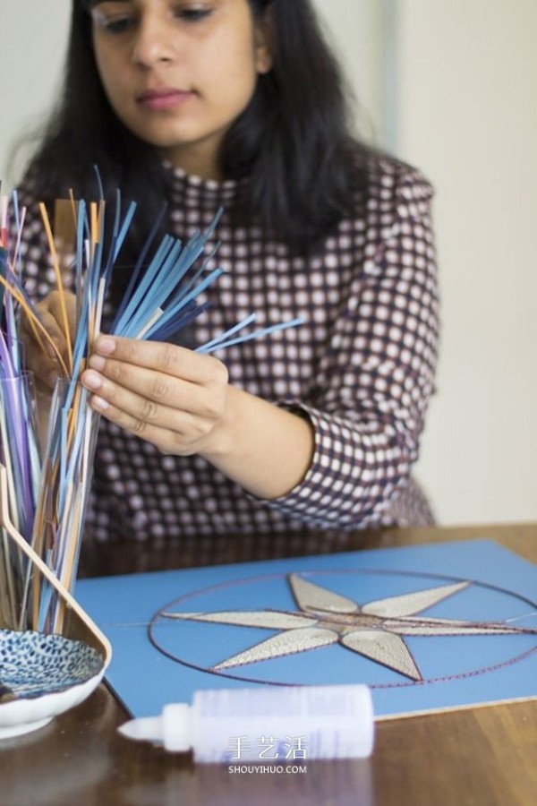 Geometric paper weaving works with interlaced vertical and horizontal lines. Lets enter the meditation time together! 