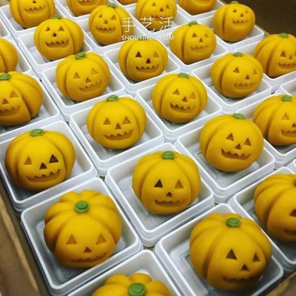 Japanese chef makes creative dessert: Kotori "Wagoshi"