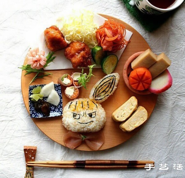 Creative DIY beautiful and loving breakfast plate