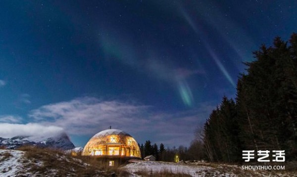 My family lives in the Arctic Circle! Welcome to the self-sufficient greenhouse cabin