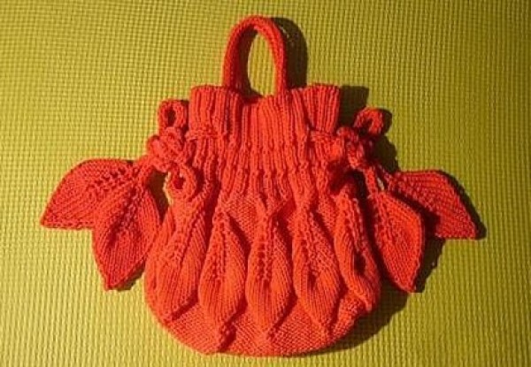 The weaving method of the leaf bag and the tutorial of the stick knitted leaf bag