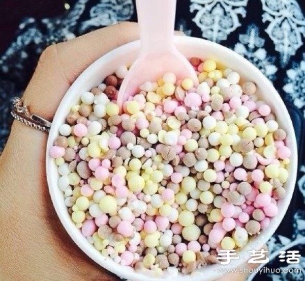 Lovely pearl ice cream with beautiful color