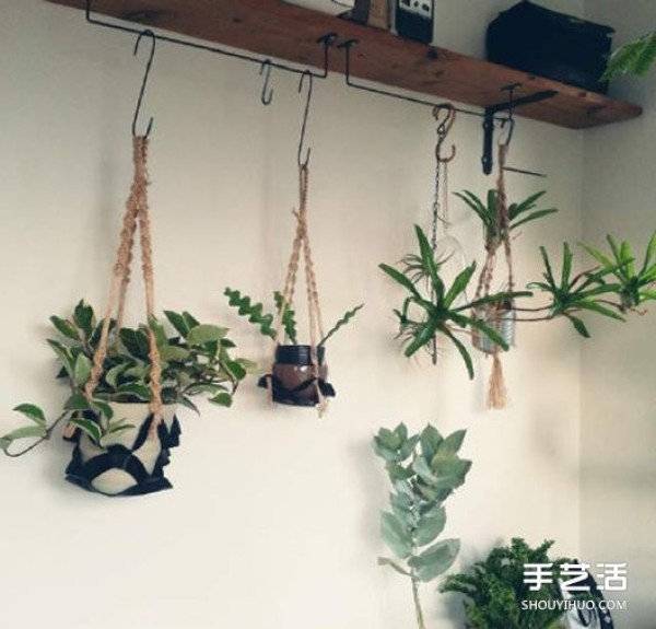 Knotting and weaving method of hanging flowerpots and potted plants using ropes