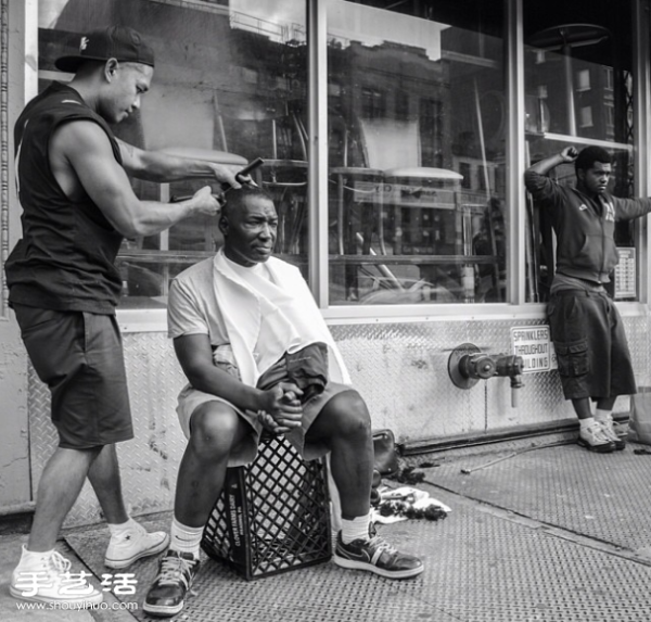 Mark Bustos, a benevolent barber who walks the streets of New York