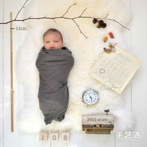 Appreciation of creative baby photos with the help of small things in daily life