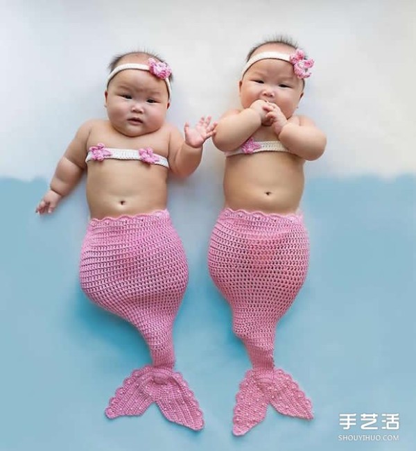 Photography of 8-month-old twin sisters of a popular star who was born prematurely