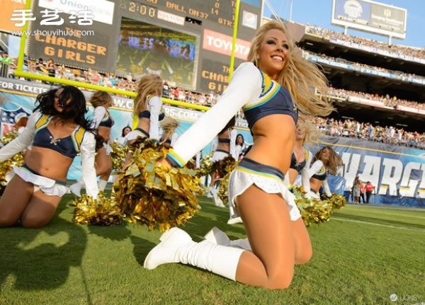 Here comes the eye-candy! Picture gallery of hot cheerleading girls for you to see~