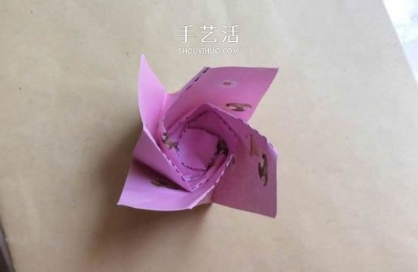 Handmade Kawasaki Rose Origami Illustrations. The step-by-step pictures are very clear! 