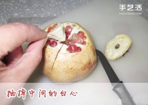 How to peel a pomegranate quickly, simple tips and tricks to peel a pomegranate