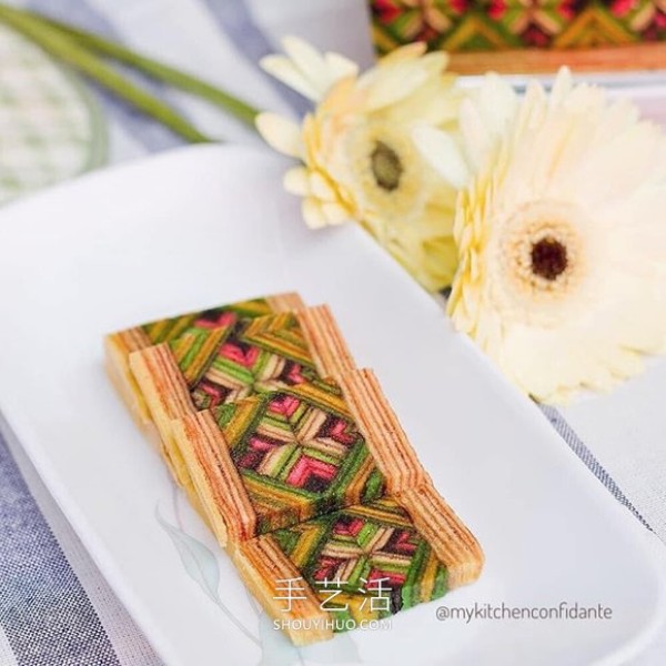 Malaysian traditional handmade mille-feuille pastry! Like a beautiful kaleidoscope