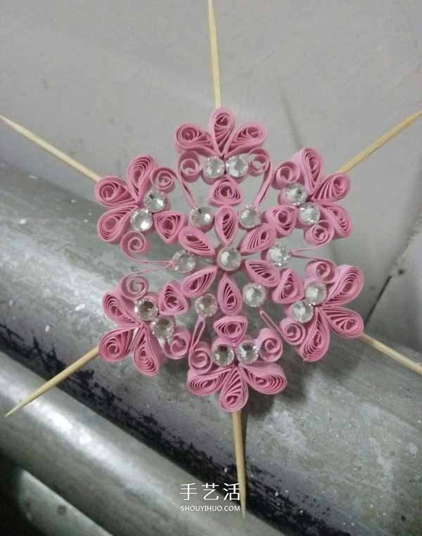 Handmade beautiful small flower umbrellas made of paper quilling paper