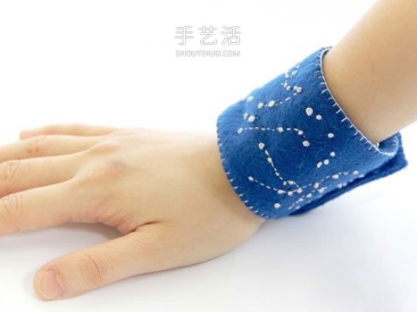 Love the beautiful starry sky! How to make handmade fabric starry sky wristband