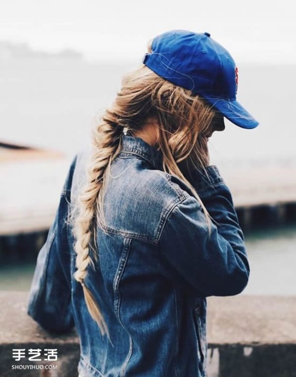 Have your hair not done in winter? 3 basic hat styles to make you look fashionable