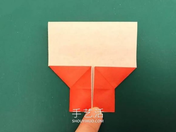 Illustration of how to fold a handmade origami lanternThe tutorial is simple and cute