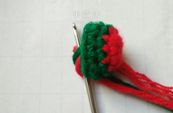 Children are essential for Christmas! How to crochet beautiful Christmas socks