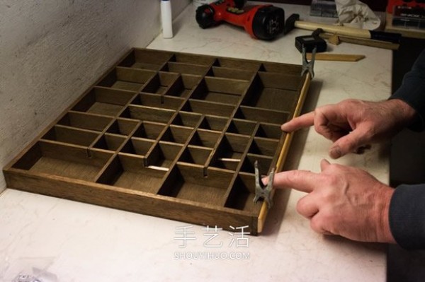 Old pallets are cleverly transformed! Make a super practical and beautiful jewelry stand