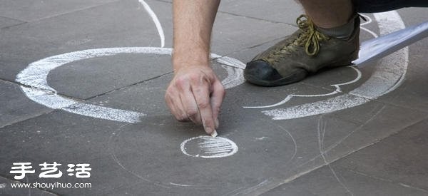 Roman artists street chalk graffiti art