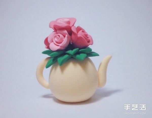 Ultra-light clay to make a kettle, vase with roses, a decorative ornament