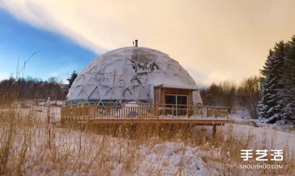 My family lives in the Arctic Circle! Welcome to the self-sufficient greenhouse cabin