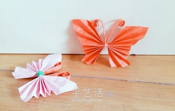 The folding method of butterfly is simple and beautiful by hand