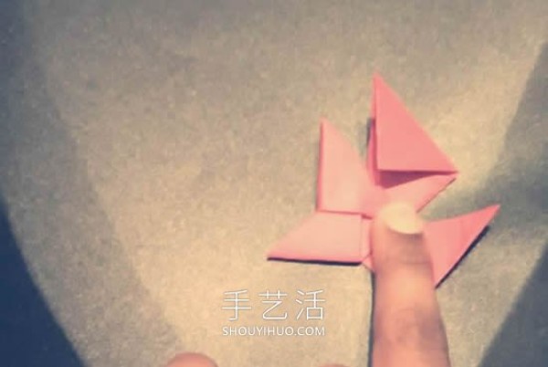 The hidden weapon of the Origami Ninja! Tutorial on how to fold the four-cornered Ninja Star