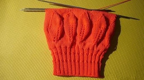 The weaving method of the leaf bag and the tutorial of the stick knitted leaf bag