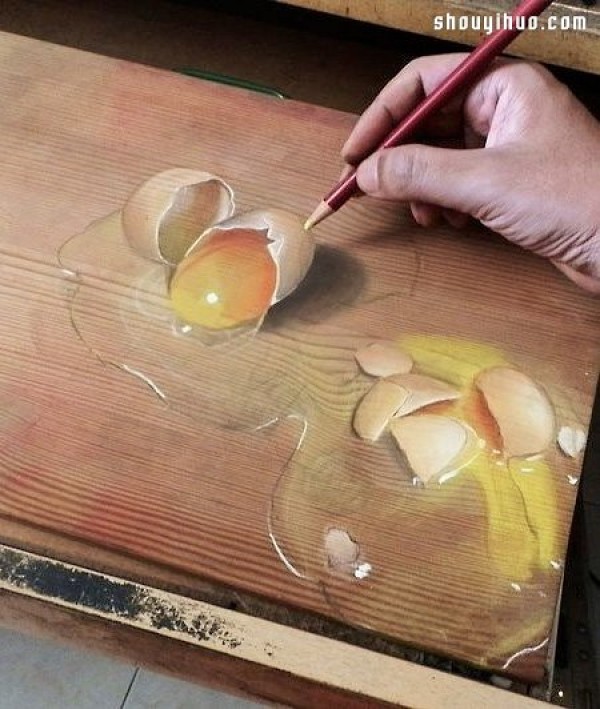 Ultra-realistic 3D wood board paintings hand-drawn with ordinary pencils that are hard to distinguish from fake!!