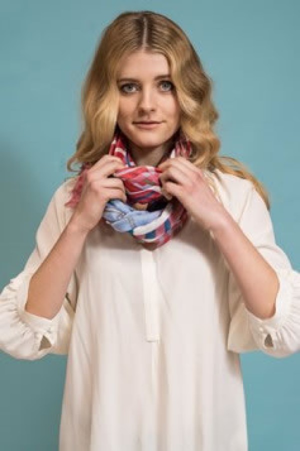 4 Fashionable Scarf Styles with Personalized Scarf Styles