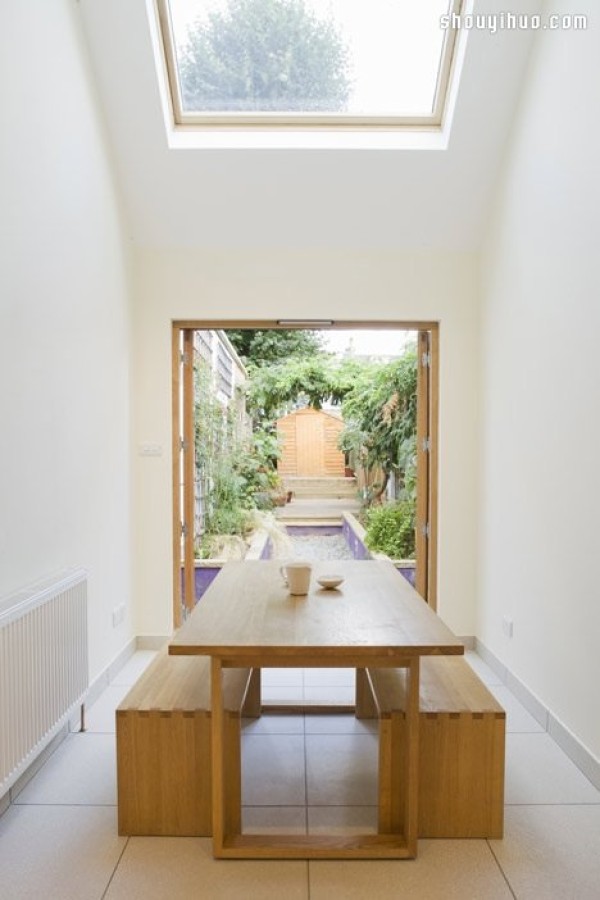 Narrow house was renovated to be a spacious home with 2 bedrooms and 1 living room