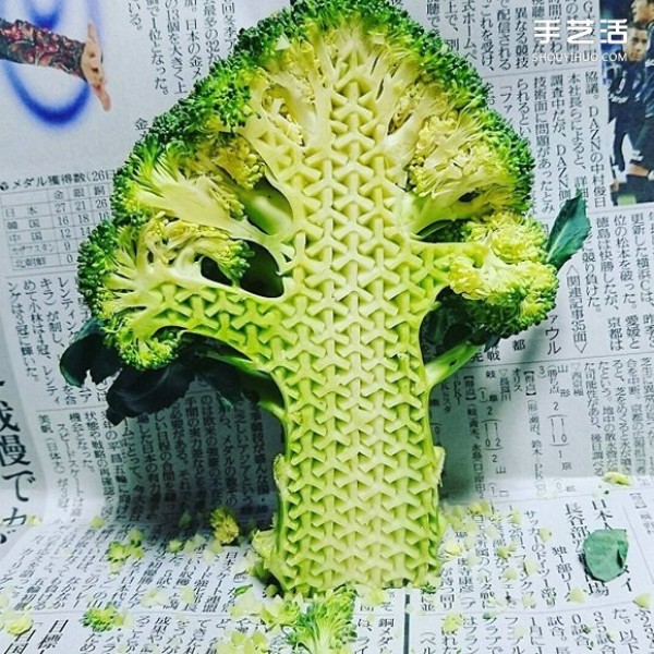 Food sculptor Gaku carves ordinary fruits and vegetables into works of art