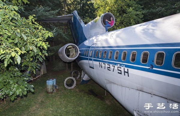 US retired engineer buys retired Boeing aircraft and renovates house