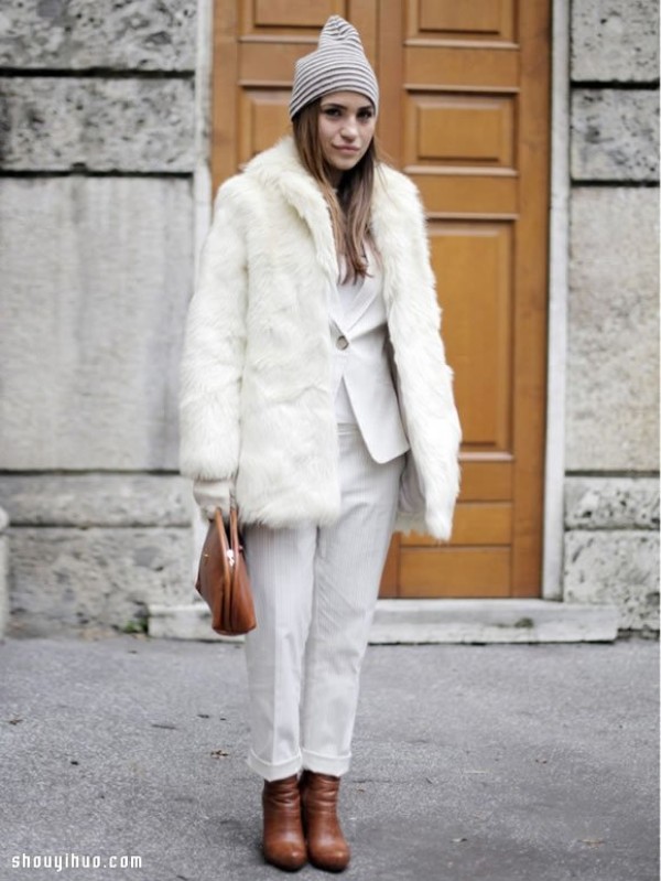 Breaking away the haze of winter: Girls wearing all white in autumn and winter