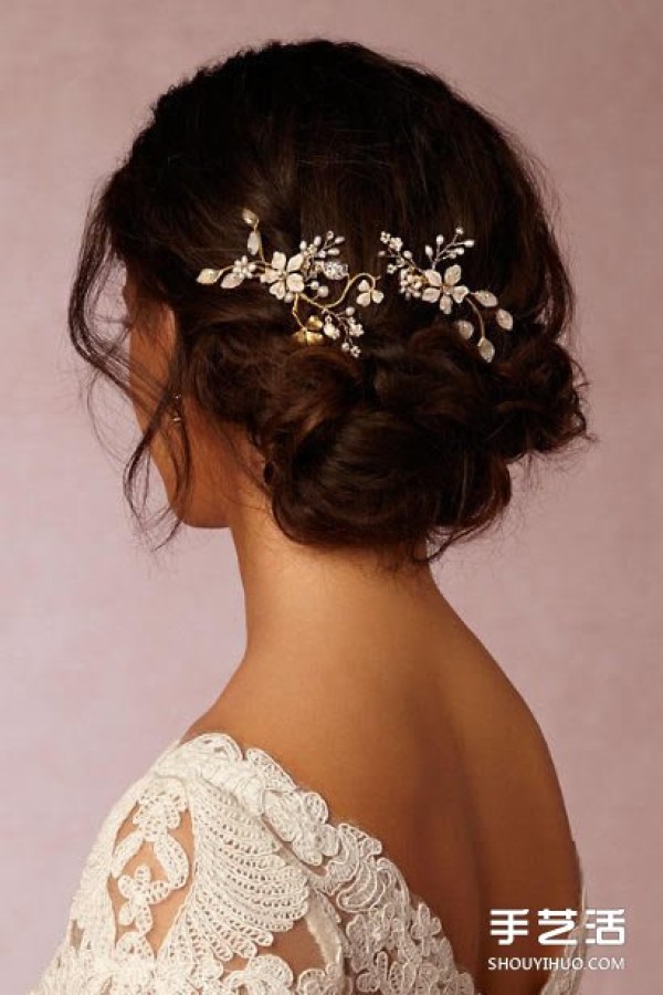 Four kinds of dreamy garlands for the bride and unconventional bridal headwear