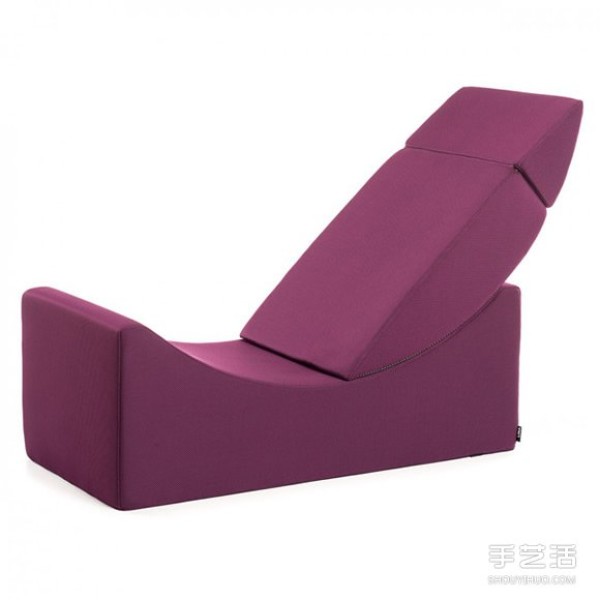 The ever-changing building block sofa design allows you to adjust it to a comfortable angle