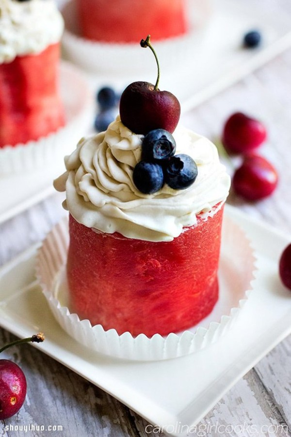 A new way to eat watermelon teaches you how to make "watermelon cake" without baking