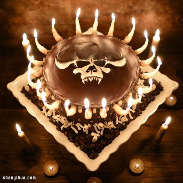 Beautiful photographer skillfully creates a frightening thriller cake