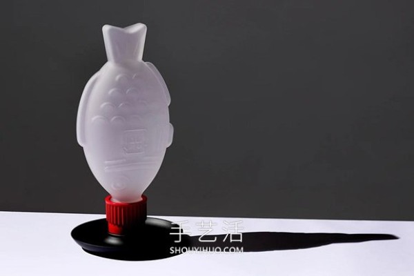 The small fish soy sauce bottle turns into a table lamp! Designed from the perspective of environmental protection