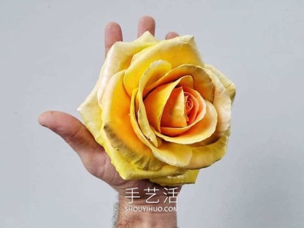 Exquisite handmade porcelain flowers! Looks like real beautiful flowers