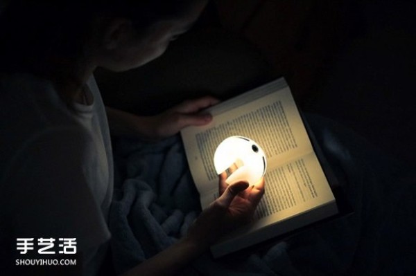 Soft light night light design that can adjust the light intensity using a mobile phone