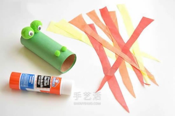 Illustration of how to use kindergarten waste to make a paper fire dragon