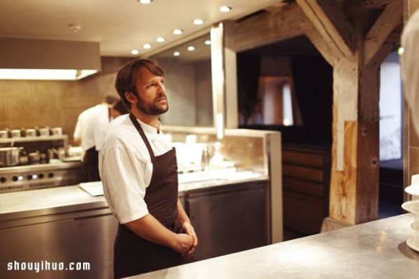 Try the two-Michelin-star delicacies at NOMA, Denmarks simple-decoration restaurant