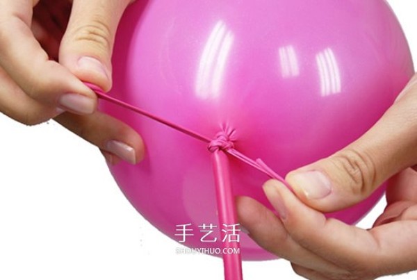 Illustrated balloon styling tutorial: Make a cute little pink pig step by step